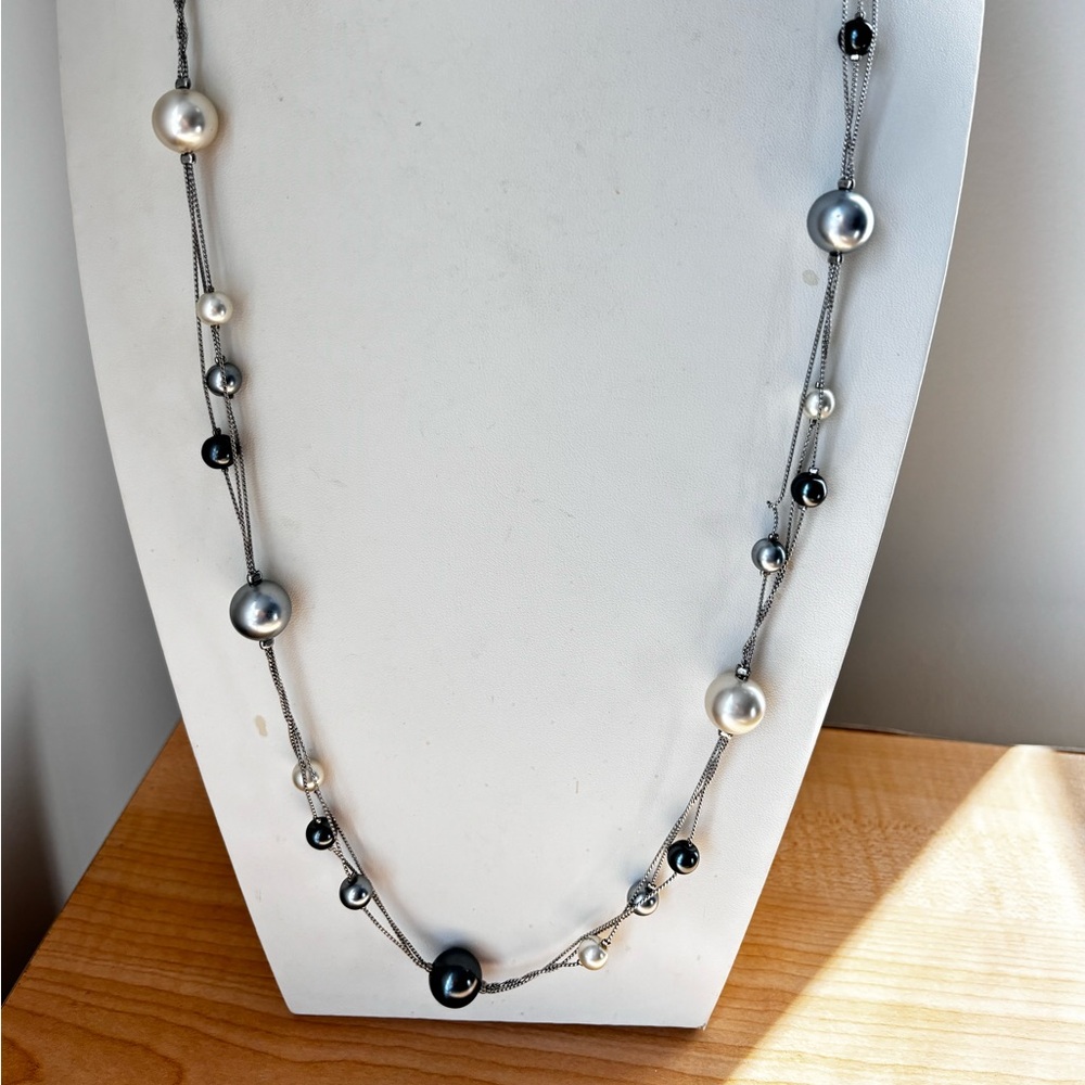 Premier Designs beaded necklace/black, gray and white beads/ silver tone…